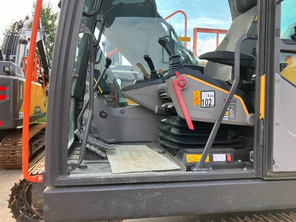 volvo-ec-220-e,44393722.jpg