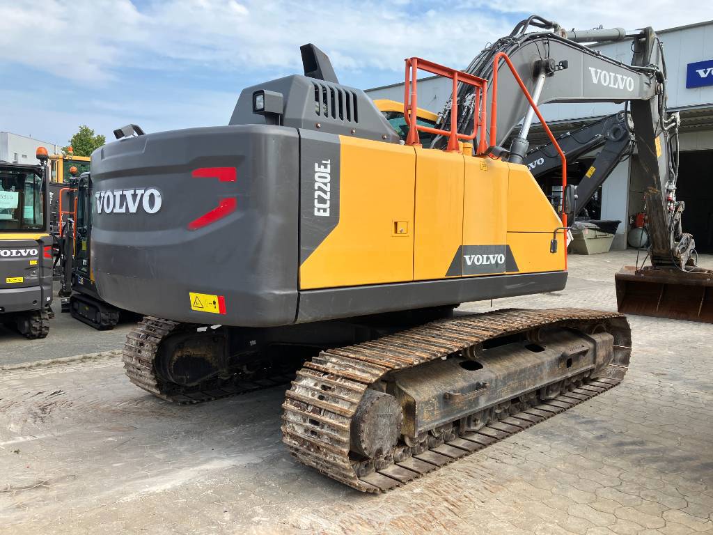 volvo-ec-220-e,6415ba35.jpg