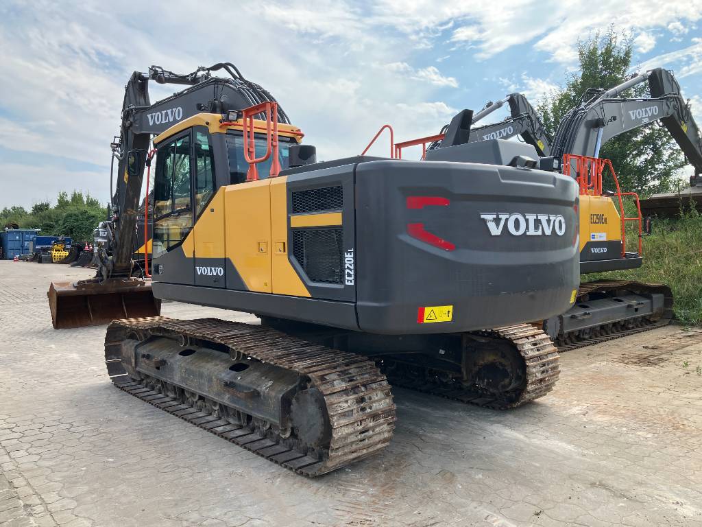 volvo-ec-220-e,c62f2a66.jpg