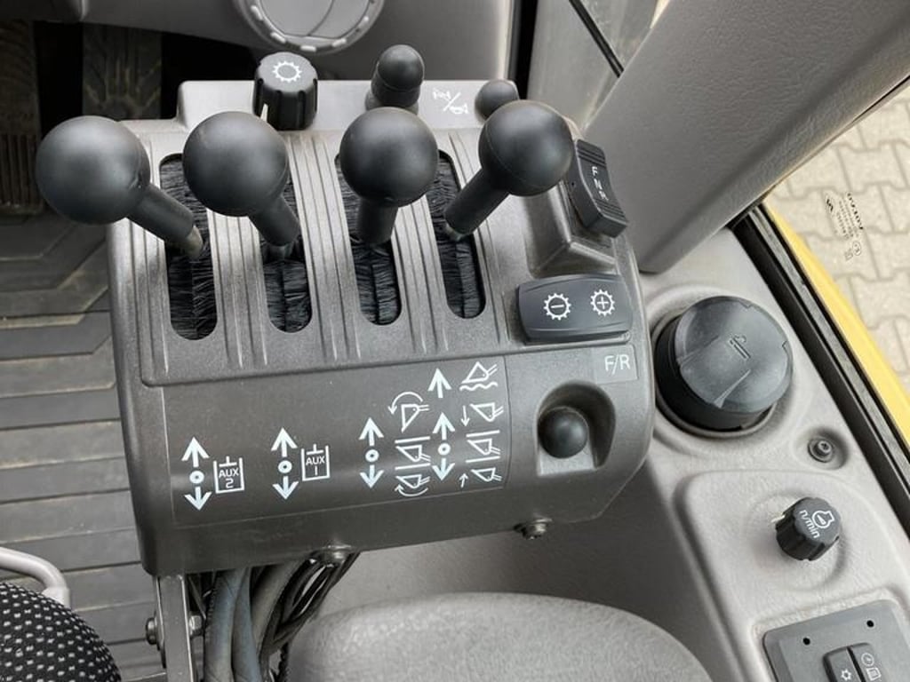 volvo-l50hs,94d366ff-13.jpg