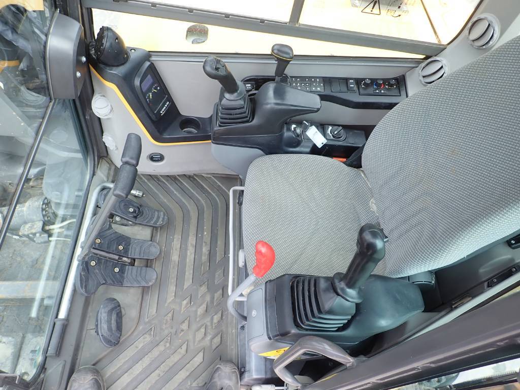 volvo-ecr-88-d,3e2bf449.jpg