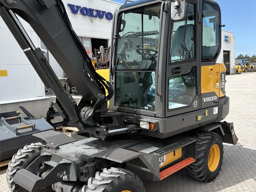 volvo-ew60e,ew60e_310656a-img_0359.jpg