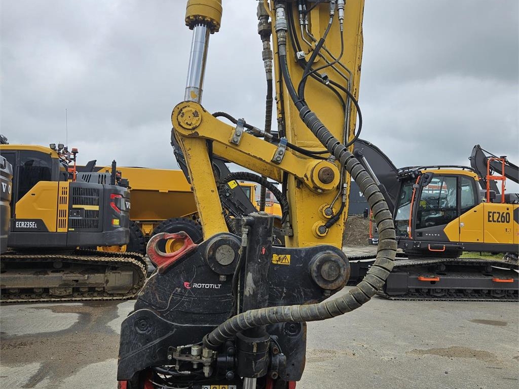 komatsu-pc,pc210lc-11_k70897-1000006833.jpg