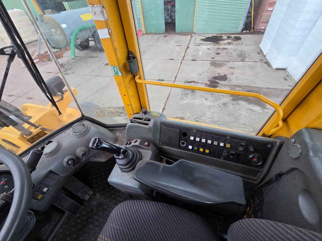 volvo-l-120-e,2716603f.jpg