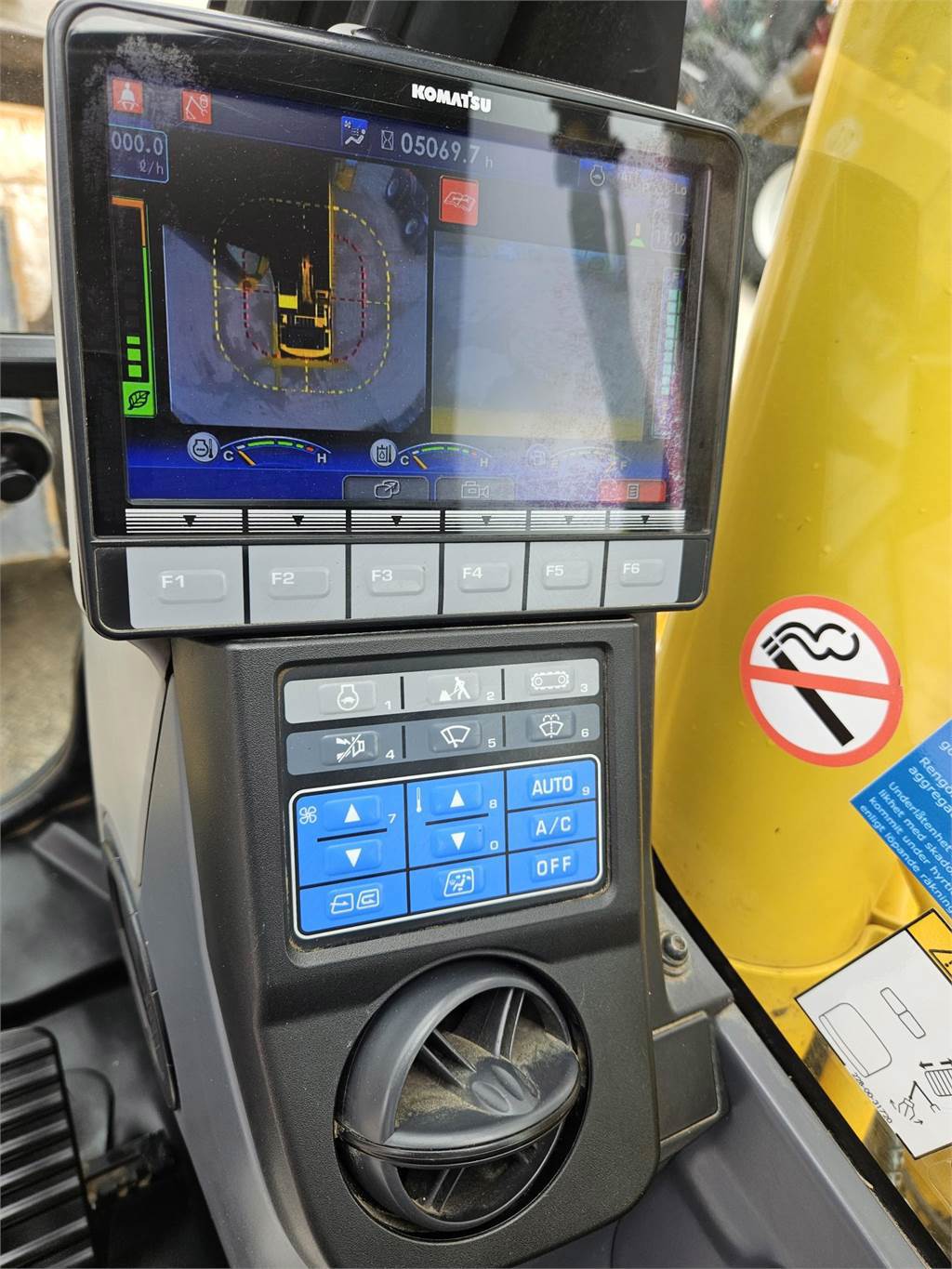 komatsu-pc,pc210lc-11_k70909-1000006807.jpg