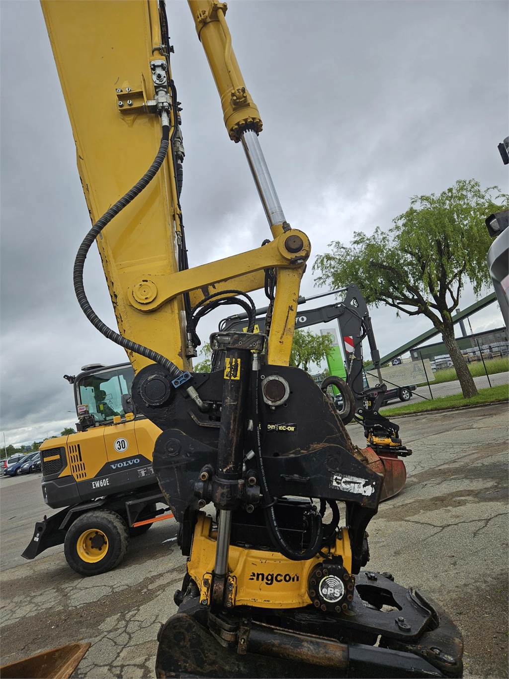 komatsu-pc,pc210lc-11_k70909-1000006813.jpg