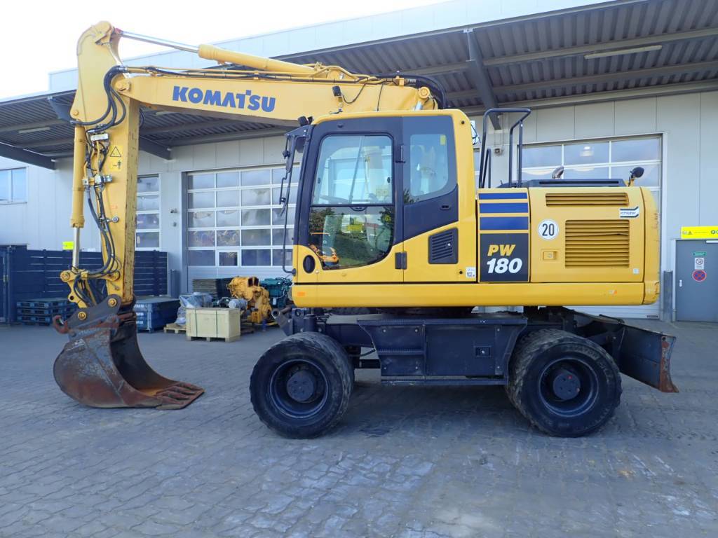 komatsu-pw-180-10,0ba59f56.jpg