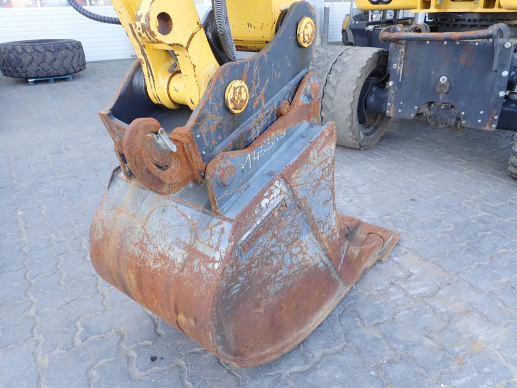 komatsu-pw-180-10,2dea0f9e.jpg