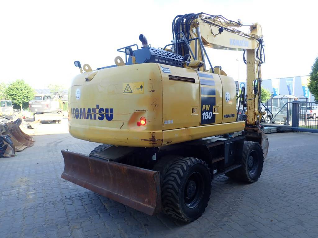 komatsu-pw-180-10,98a2bd2e.jpg