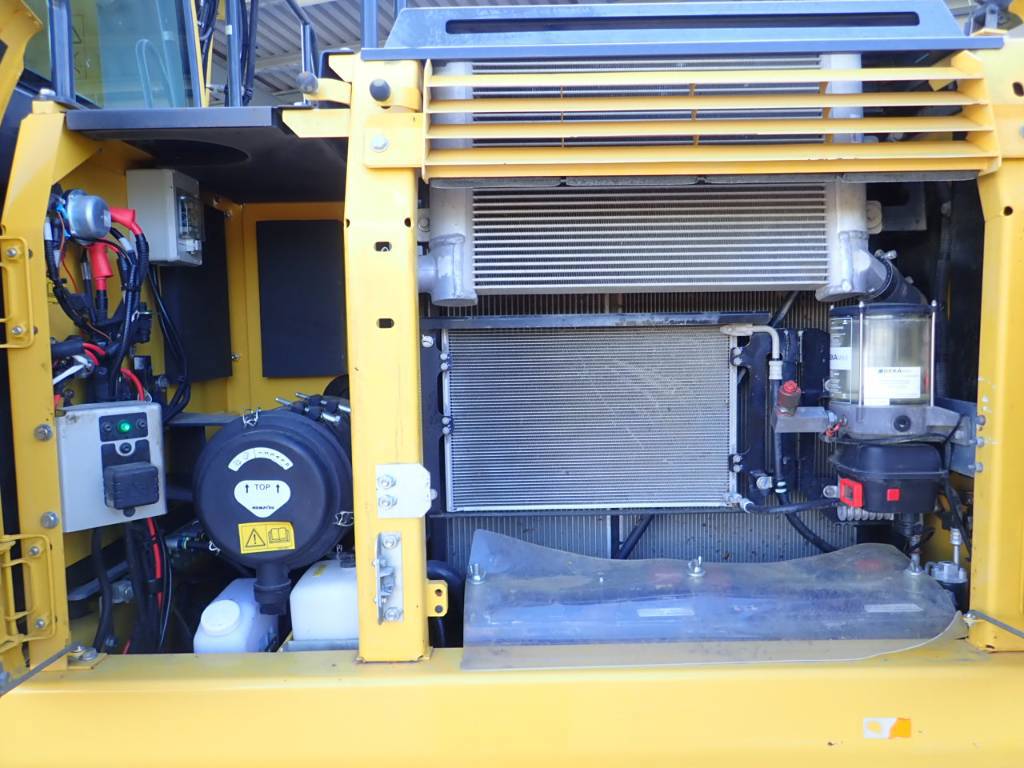 komatsu-pw-180-10,cf0e841b.jpg