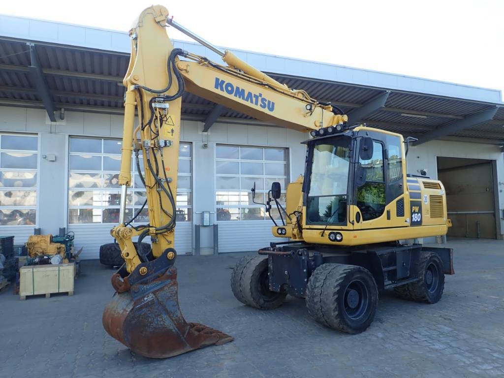 komatsu-pw-180-10,d3e3967b.jpg