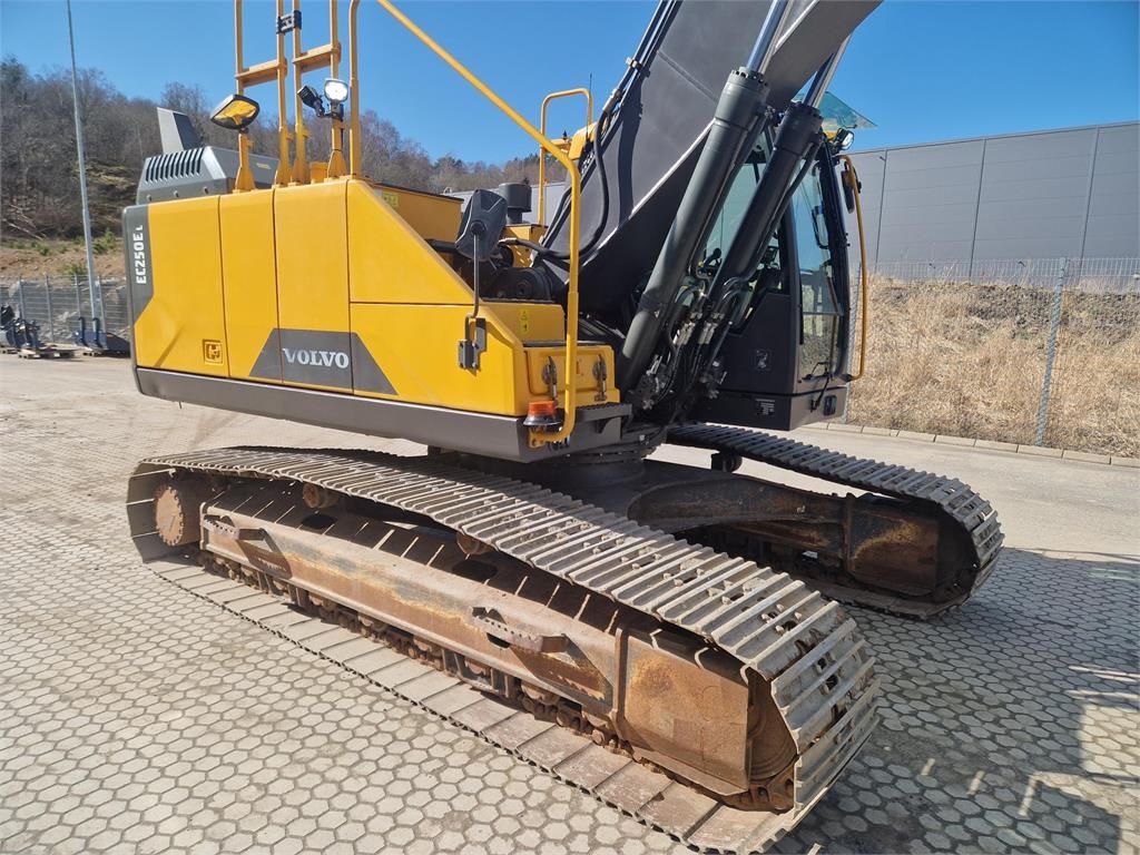 volvo-ec250el-d1c6,ec250el_320200a-6.jpg