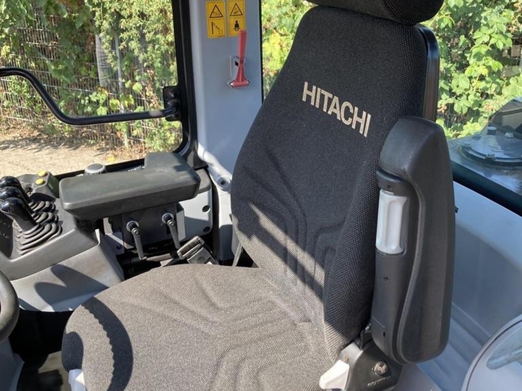 hitachi-zw-180-7,1206e703-29.jpg